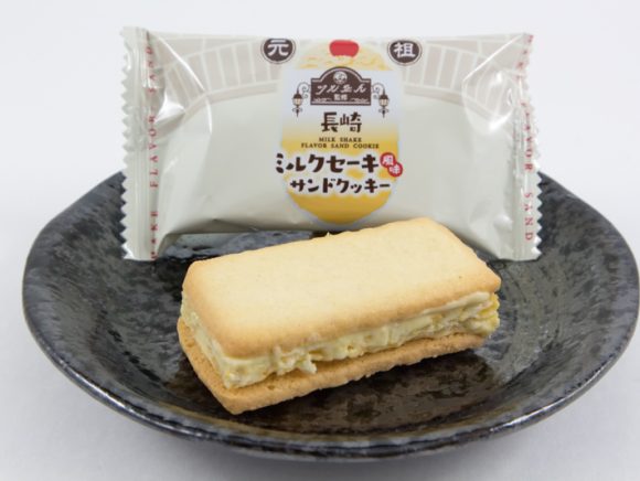 長崎ミルクセーキ風味サンドクッキー　中身