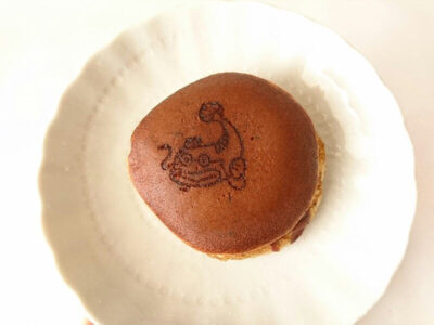 鯰どら焼(ごま)