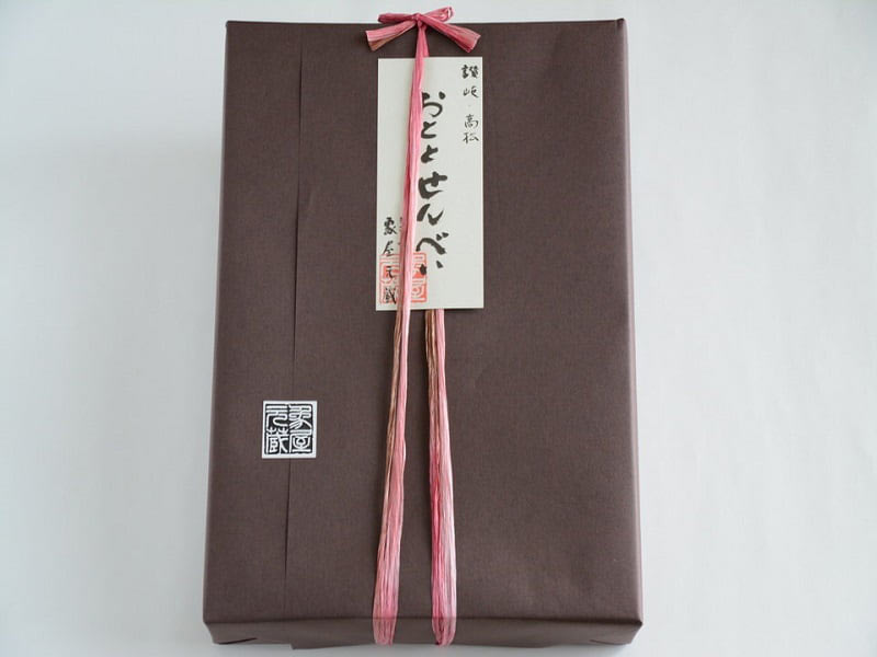 おととせんべい外装