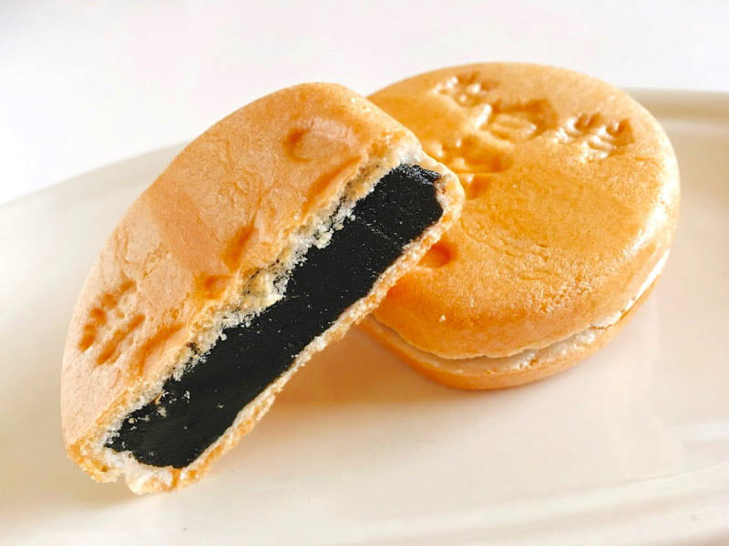 白松がモナカ本舗 モナカ胡麻中身