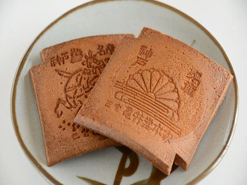 亀井堂本家瓦せんべい中身写真