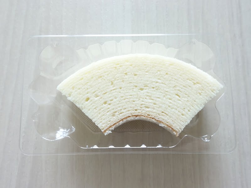 白いバウム カットの中身