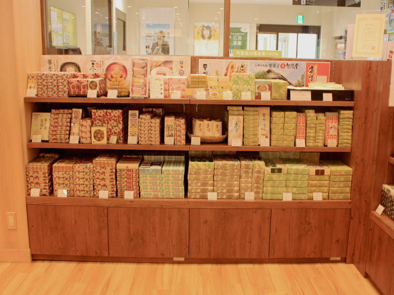 姨捨SA お土産売り場3