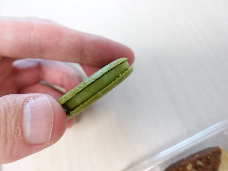 六花亭の○△□ミニ 抹茶ラングドシャ