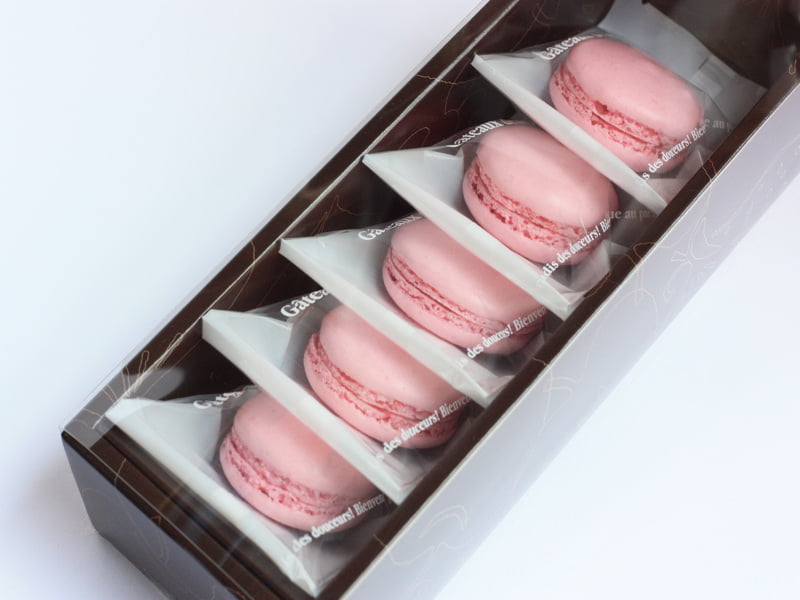 チェリーキッスのマカロン　外装