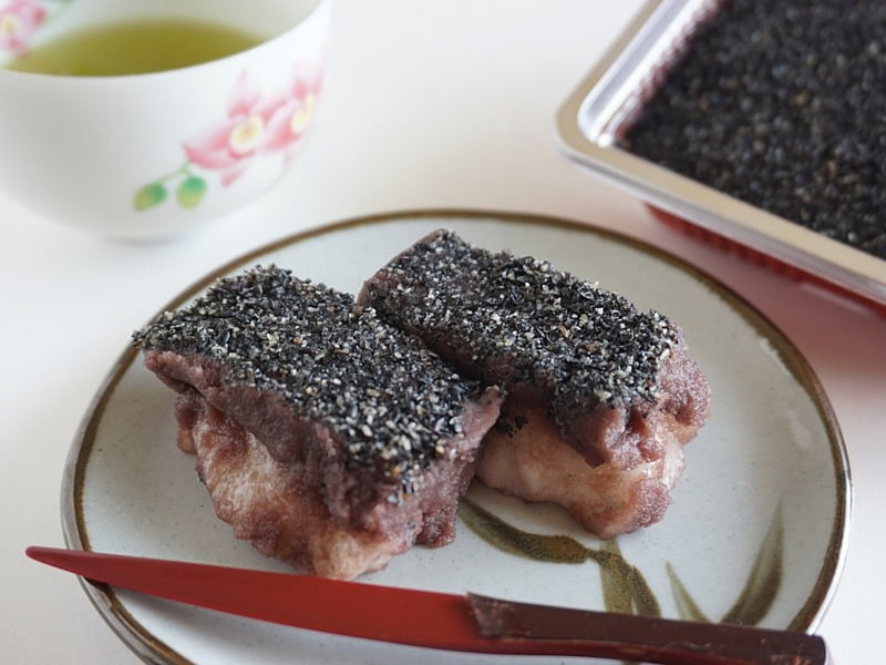 畠栄 あんごま餅中身