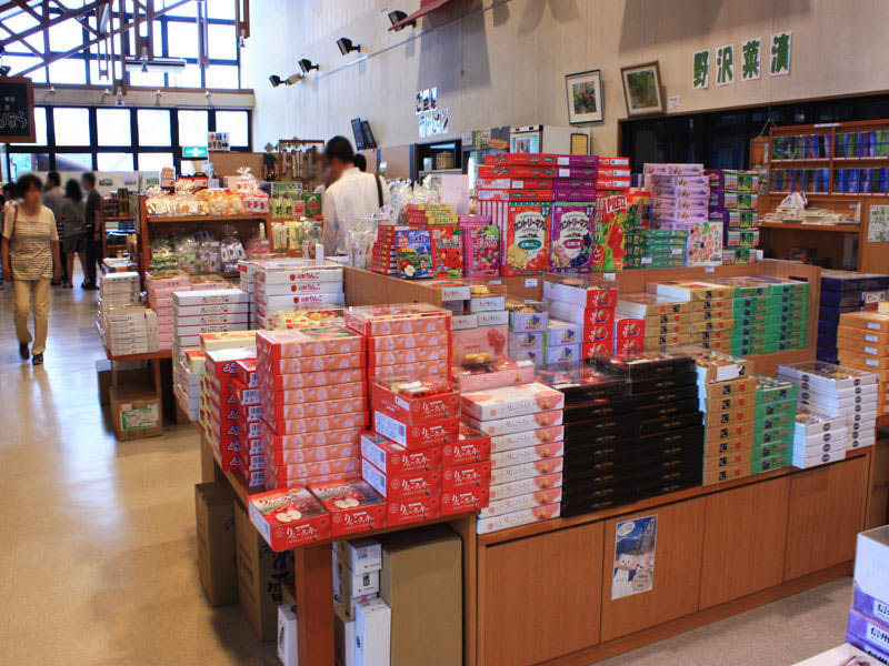 道の駅しなの　おみやげ売り場02