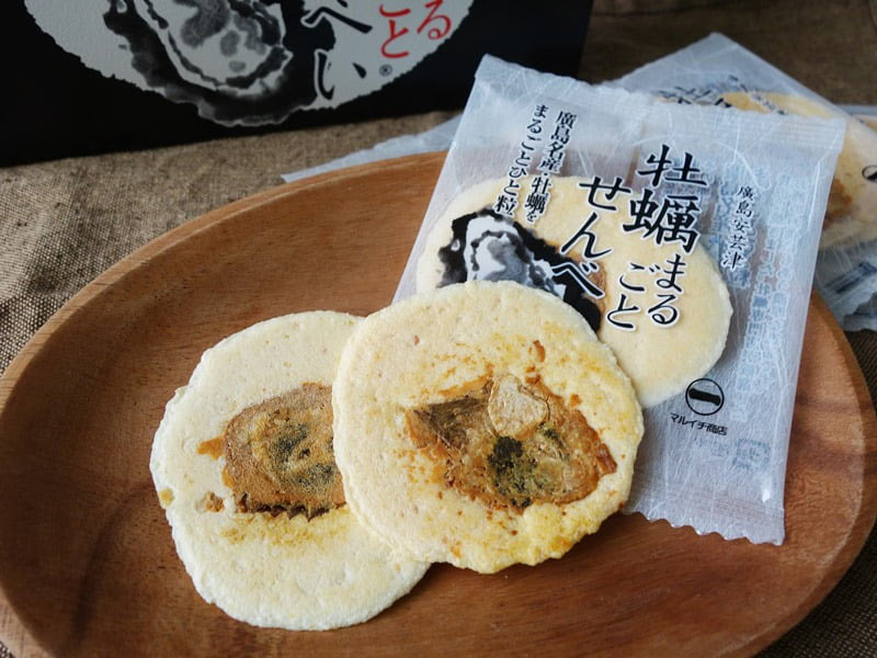 牡蠣まるごとせんべい　アップ