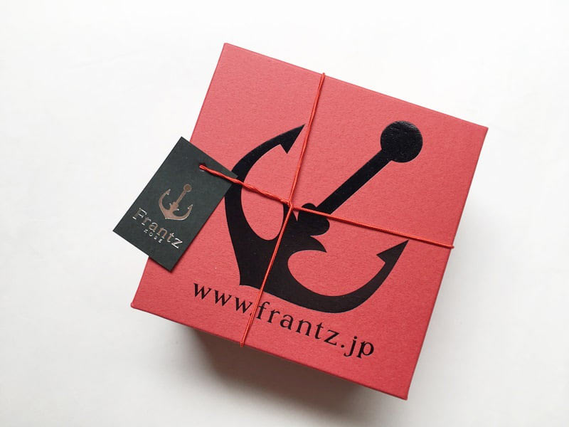 神戸魔法のチョコサンド(ストロベリー)外装写真