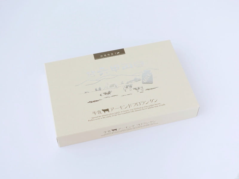 六甲山 牛乳アーモンドフロランタン 外装