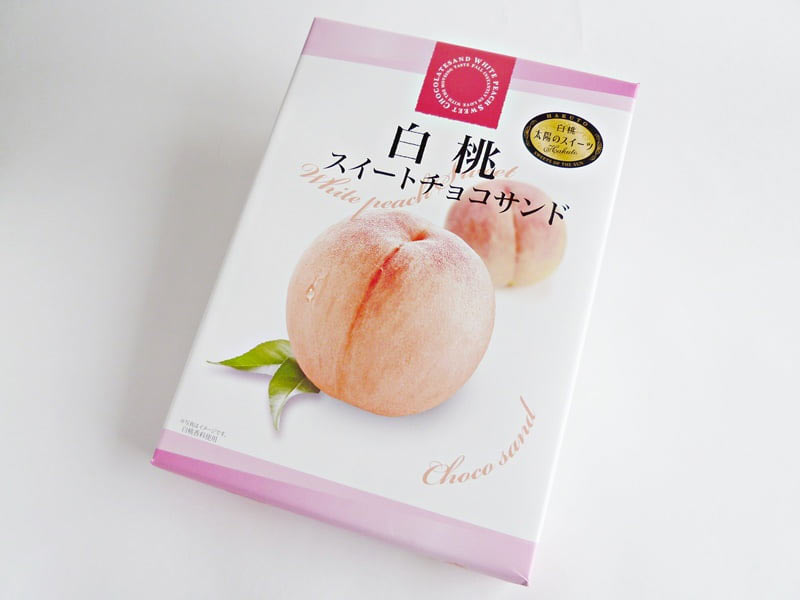 白桃スイートチョコサンド 外装
