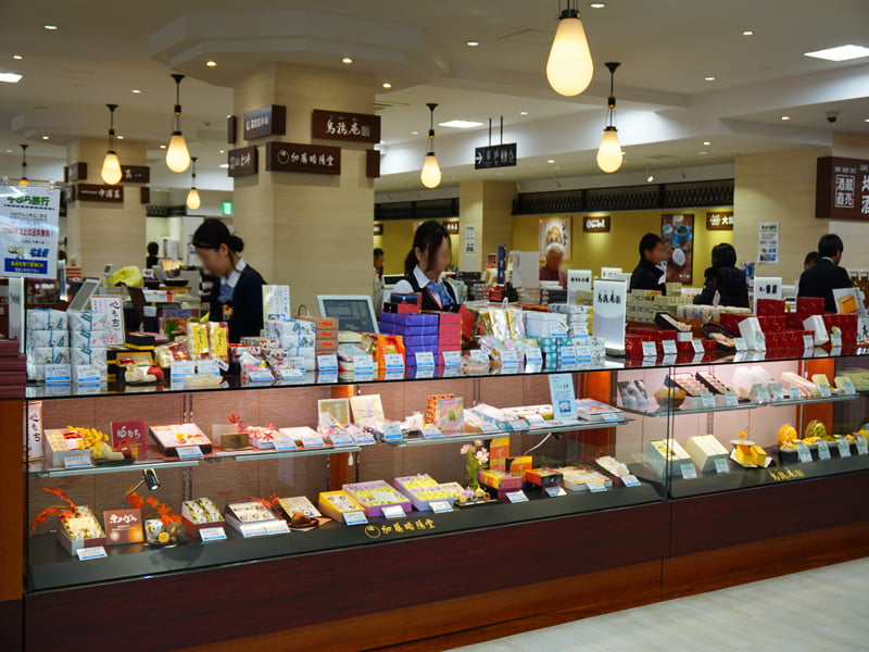 石川県観光物産館　内観