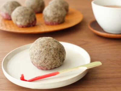 森のおはぎ ほうじ茶黒米もち