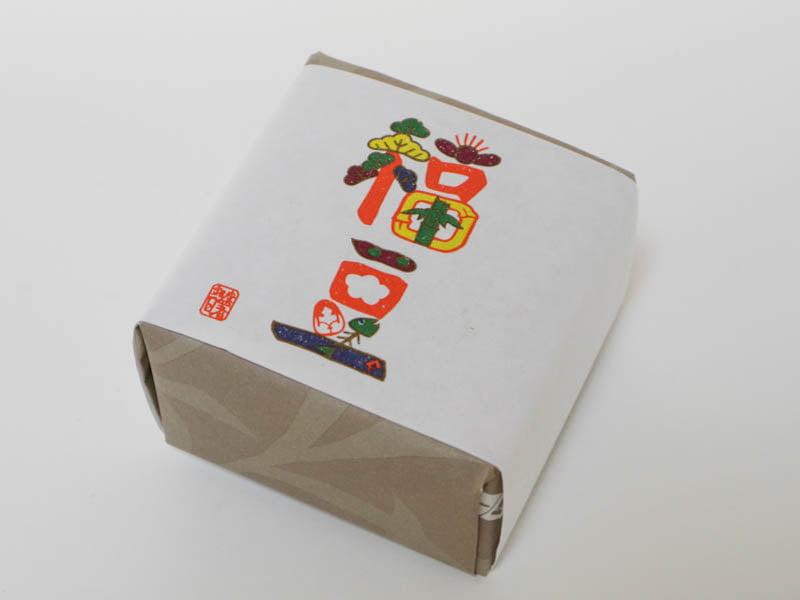 銀座あけぼの 福豆 干支枡＜黒＞ 外装