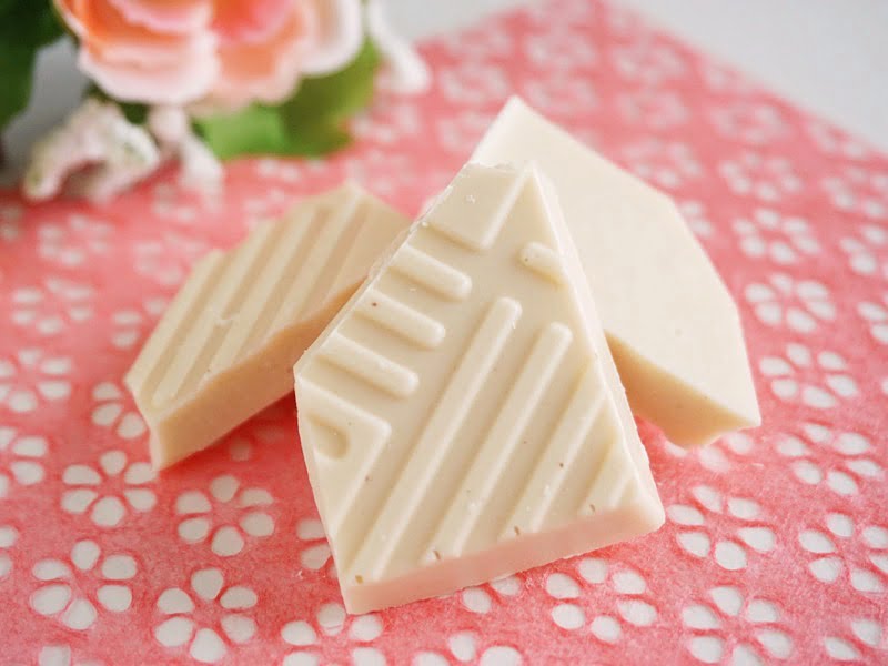石屋製菓 恋するチョコレート さくら中身