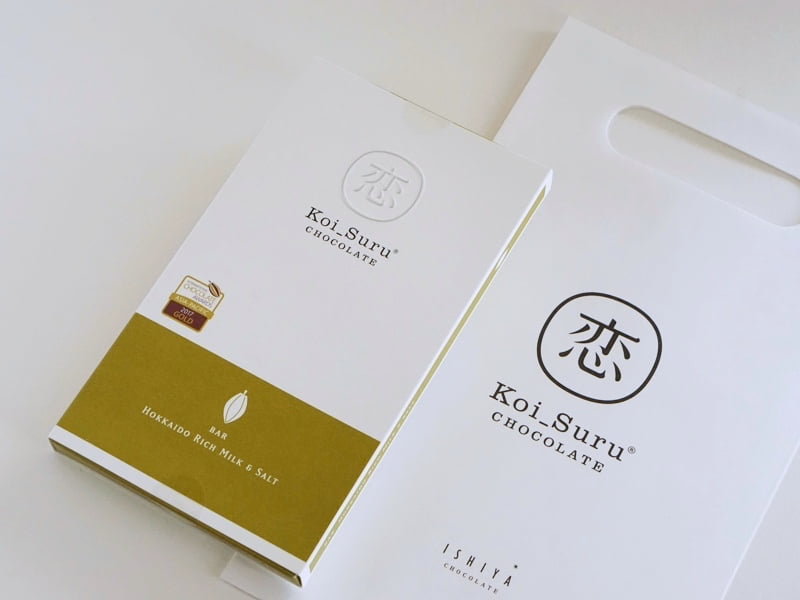 石屋製菓 恋するチョコレート 北海道贅沢ミルクチョコレートと塩外装
