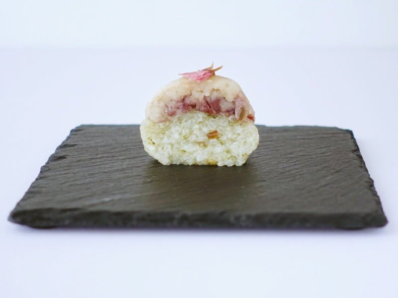 森のおはぎ 花桜よもぎもち 断面