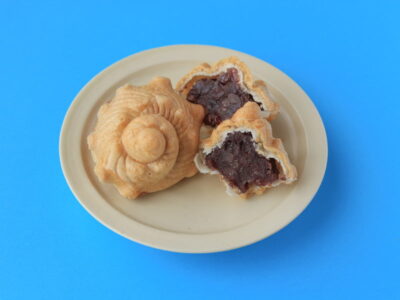 三春堂菓子舗 さざえ最中