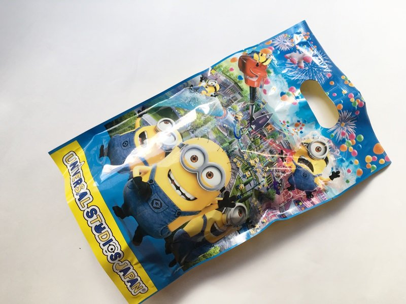 ミニオンせんべい外装写真