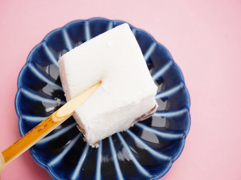 不破福寿堂　鹿の子餅　中身の写真　アップ