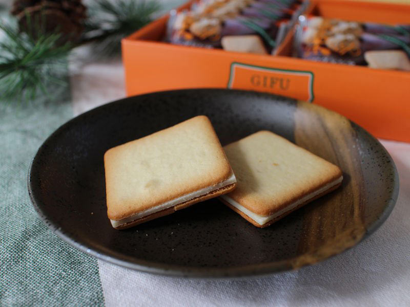 岐阜栗きんとんラングドシャのアップの写真