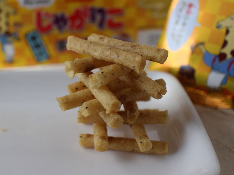 じゃがりこ東海限定手羽先味の積み上げた写真