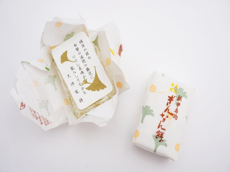おがや　ぎんなん餅　包装の中身