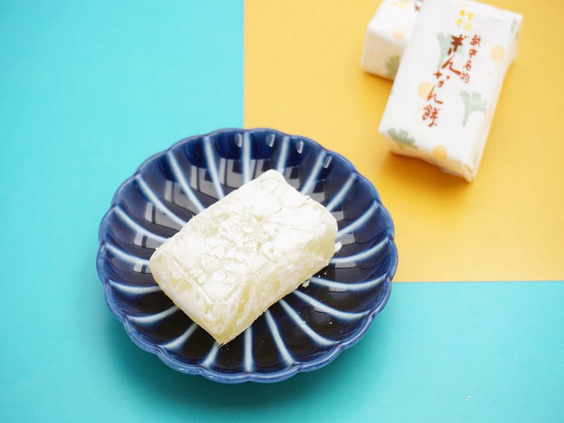 おがや　ぎんなん餅　中身の写真