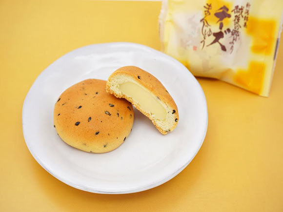 菜菓亭　チーズまんじゅう　中身の写真