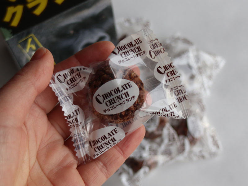 シャバー二チョコクランチの個包装の写真