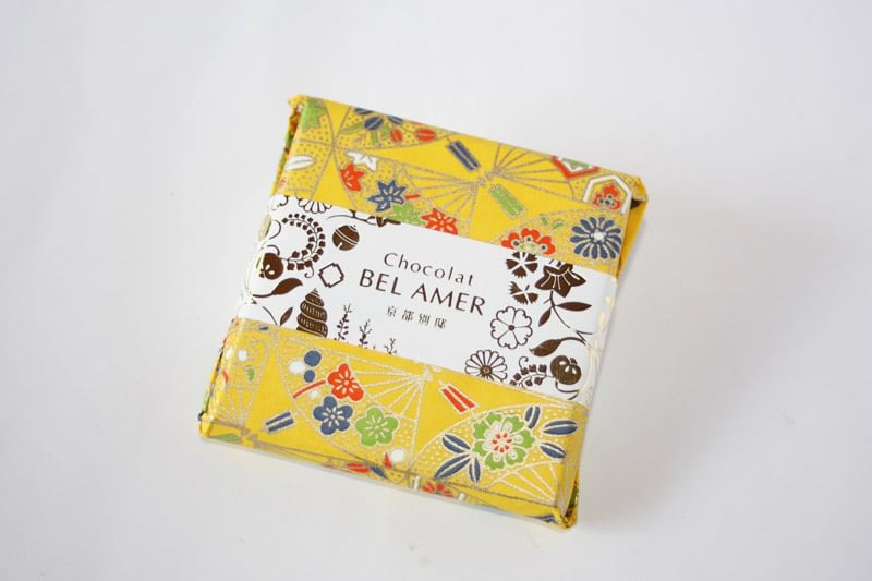 タブレットショコラ蝶々(ごま)外装写真