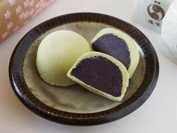 巴屋 塩味饅頭(抹茶)中身