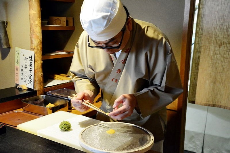 鶴屋吉信 実演