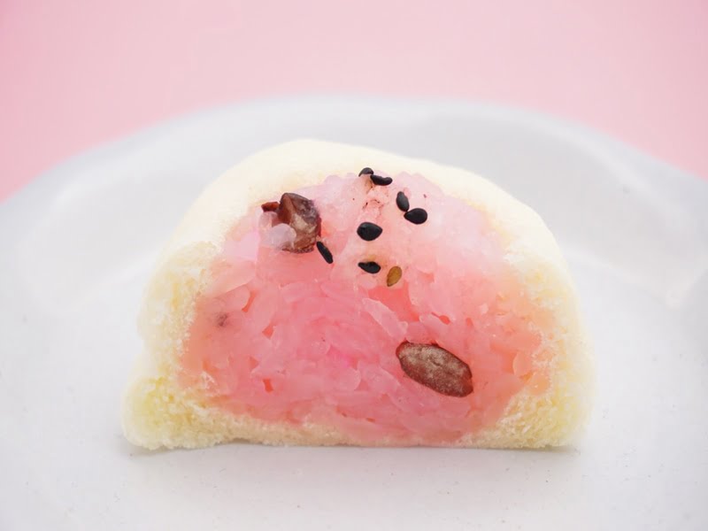 あずさ堂　赤飯まんじゅう　中身の写真　アップ