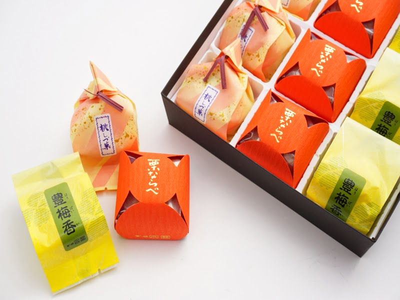 あずさ堂　和菓子特撰詰め合わせ　開封した写真