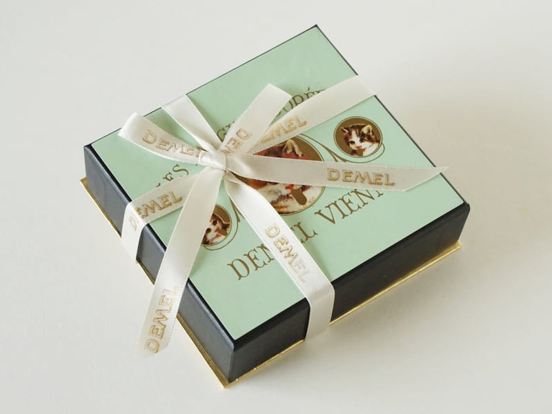 デメル ソリッドチョコレート 猫ラベル ミルク外装
