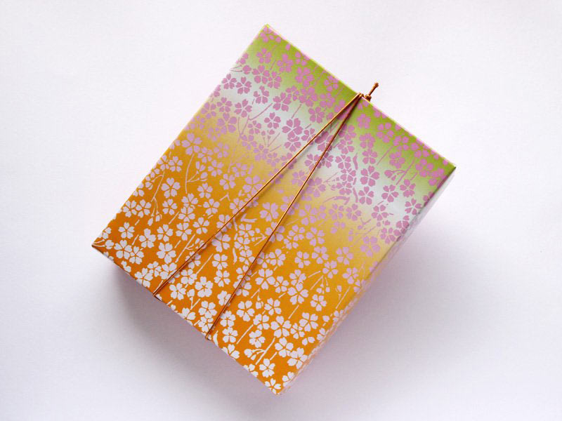 横浜かをり レーズンサンド 外装