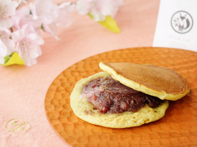 キツネイロ 桜もちどら焼き 中身