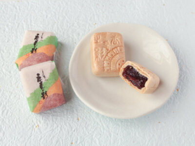 お茶々万十本舗 富貴 もなか唐花の影