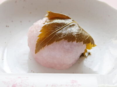うばがもちや 桜もち