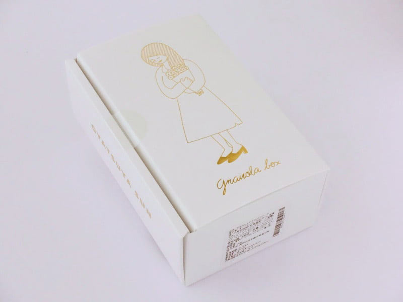 OYATSUYA SUN チョコバナナグラノーラ 外装