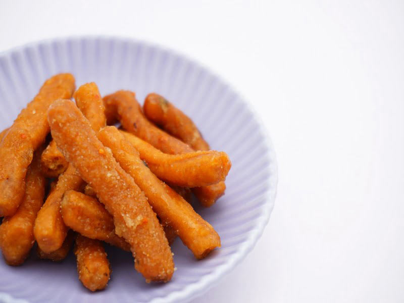 ツルヤ　ごぼうかりんとう　中身の写真　アップ