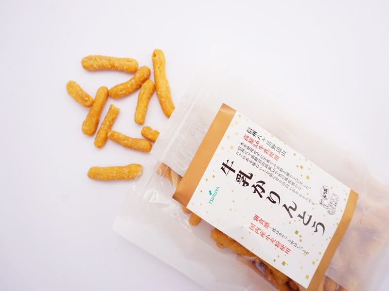 ツルヤ　牛乳かりんとう　開封した写真