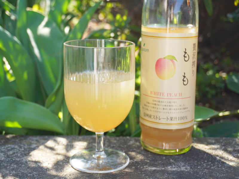 ツルヤ　贅沢搾り　もも　中身の写真