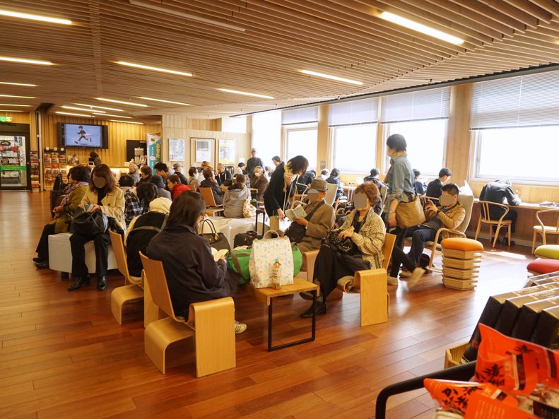 秋田駅待合室