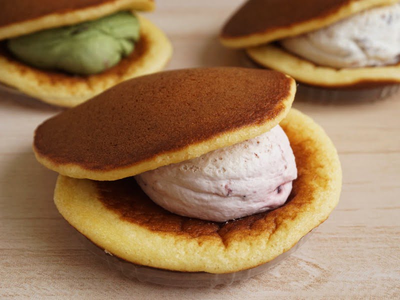 栄太楼 生どら焼き苺