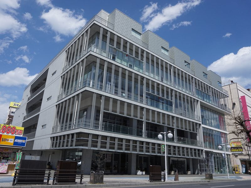 八戸ポータルミュージアムはっち外観