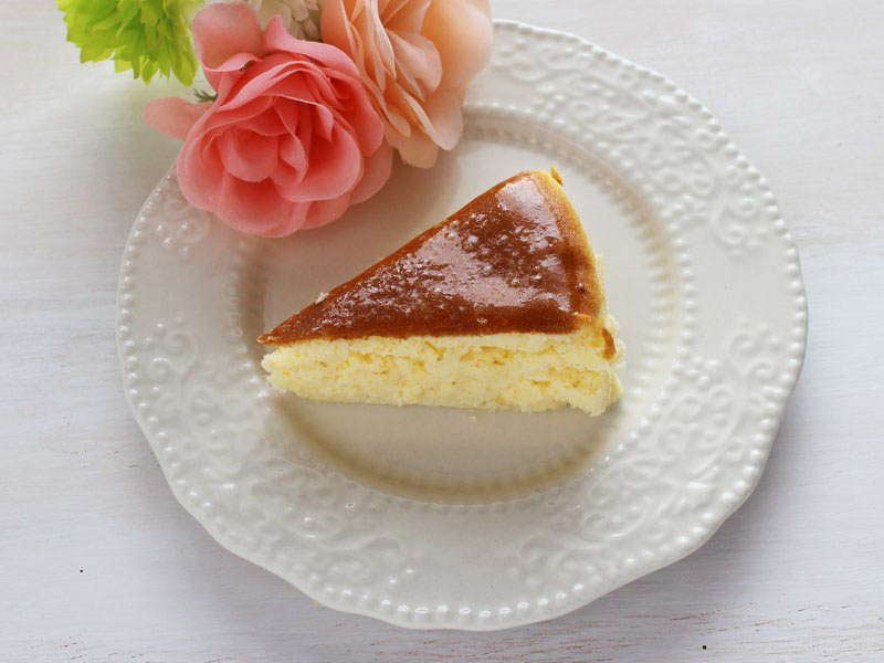 ヒルガニアンホワイトチーズケーキのカット写真