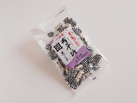 新玉屋 有平糖 黒ごま 外装