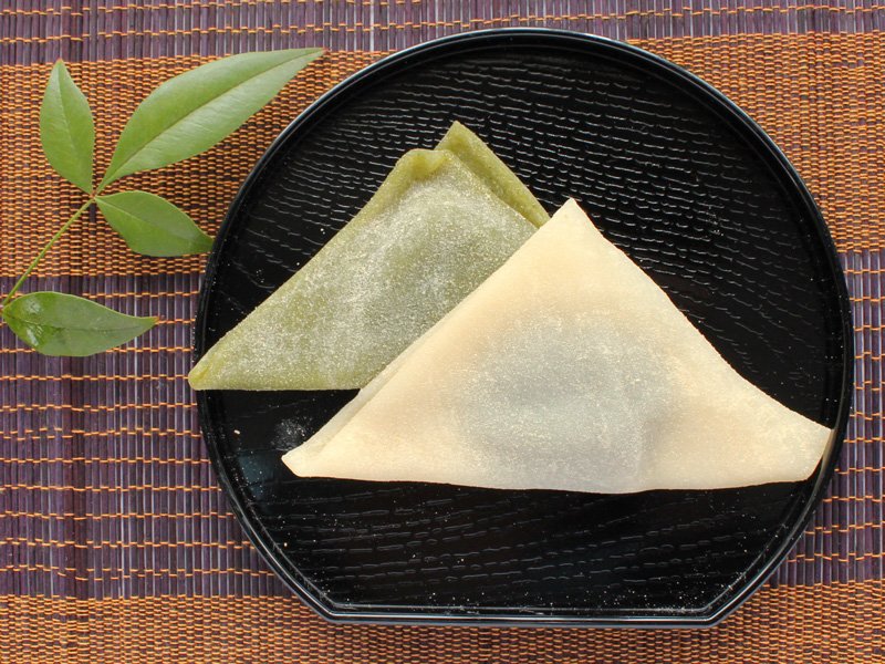 あん入り生八ッ橋 あんなま「濃ぉ〜い抹茶・抹茶あん」 中身の写真